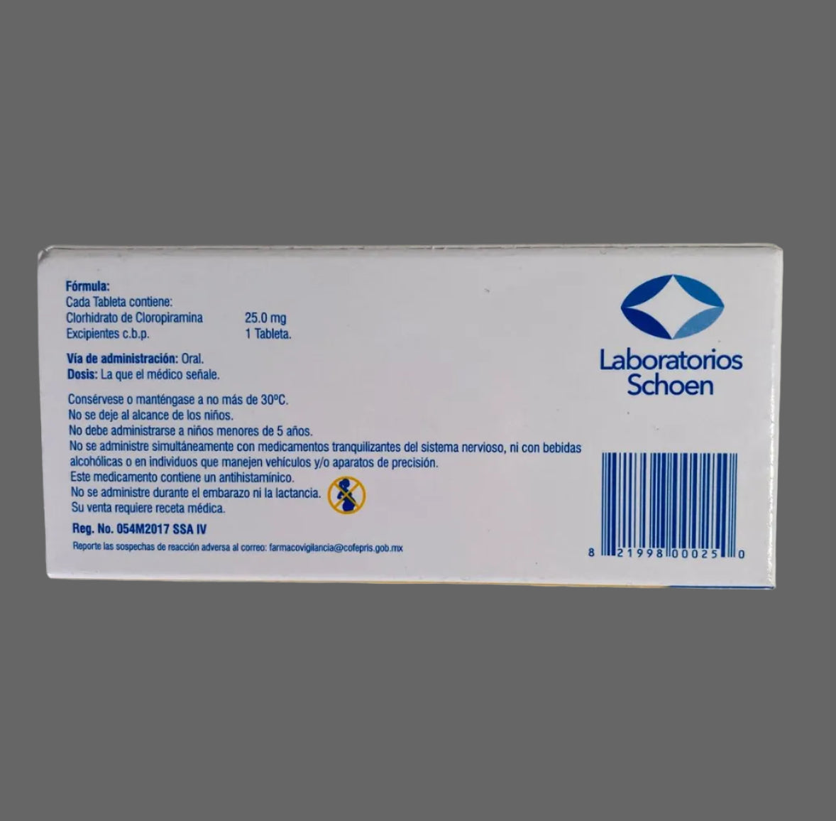 Box with Laboratorios Schoen logo on a textured surface