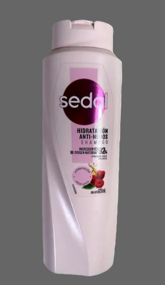 Shampoo bottle with Sedal branding on a white background